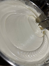 Load image into Gallery viewer, 'Winter Spice' Whipped Body Butter (200ml)